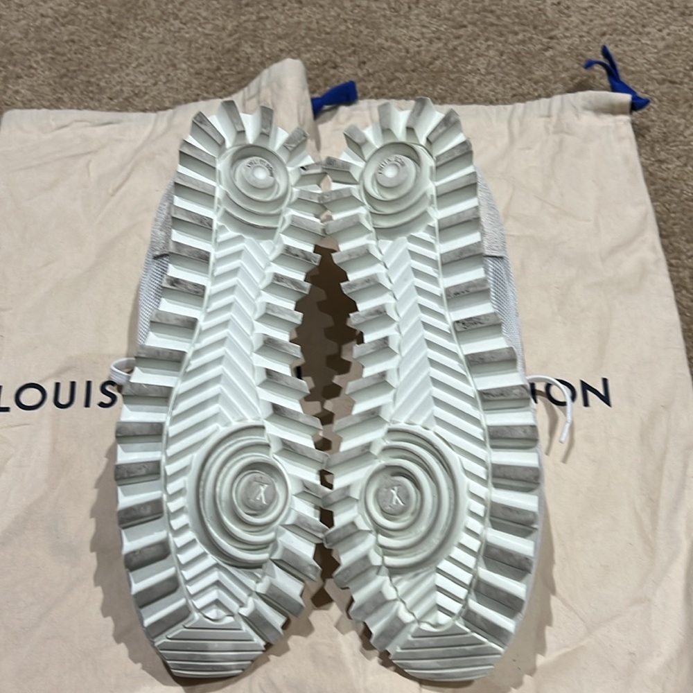 Louis Vuitton men’s sneakers - Picture 4 of 5